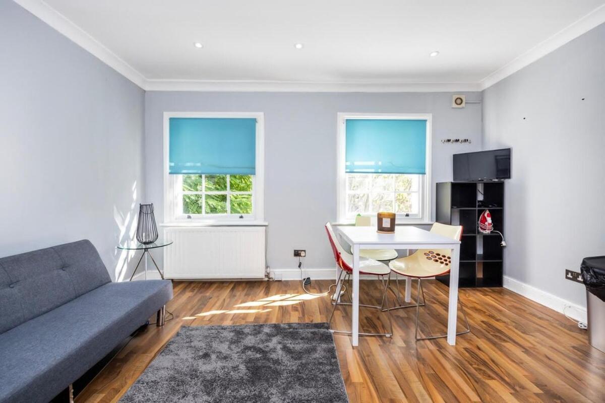 1-bed Flat - Walk To Whitechapel Station Apartment